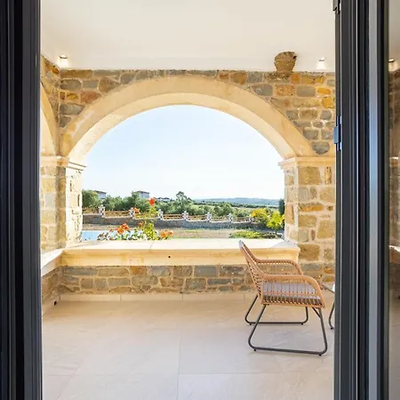 Mediterranean Dream - Unwind In Luxury Oasis Villa