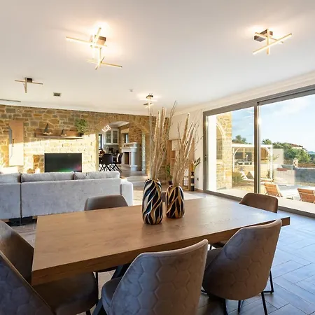 Villa Mediterranean Dream - Unwind In Luxury Oasis *